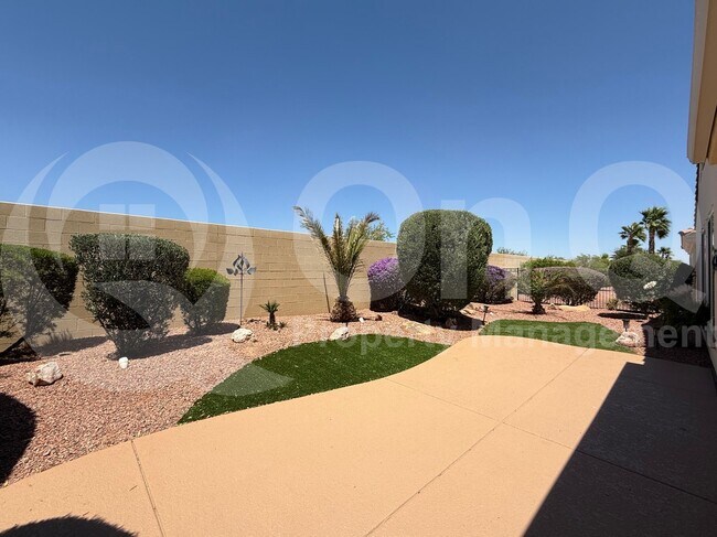 Building Photo - 13532 W Junipero Dr