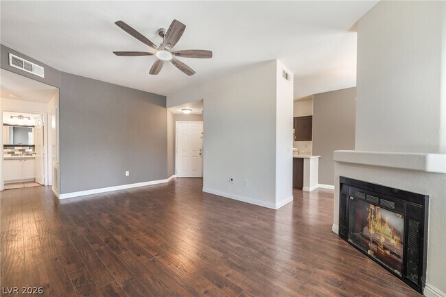 Building Photo - 1050 E Cactus Ave