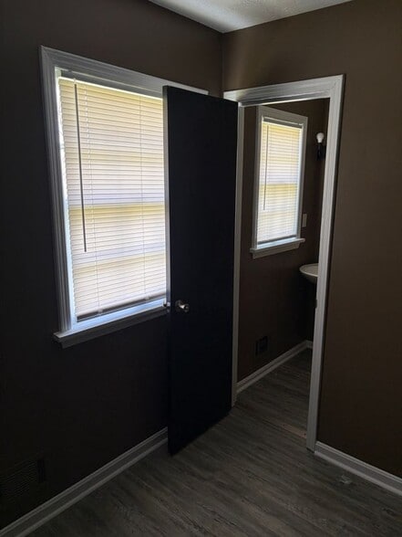 Building Photo - 2613 Accasia Dr