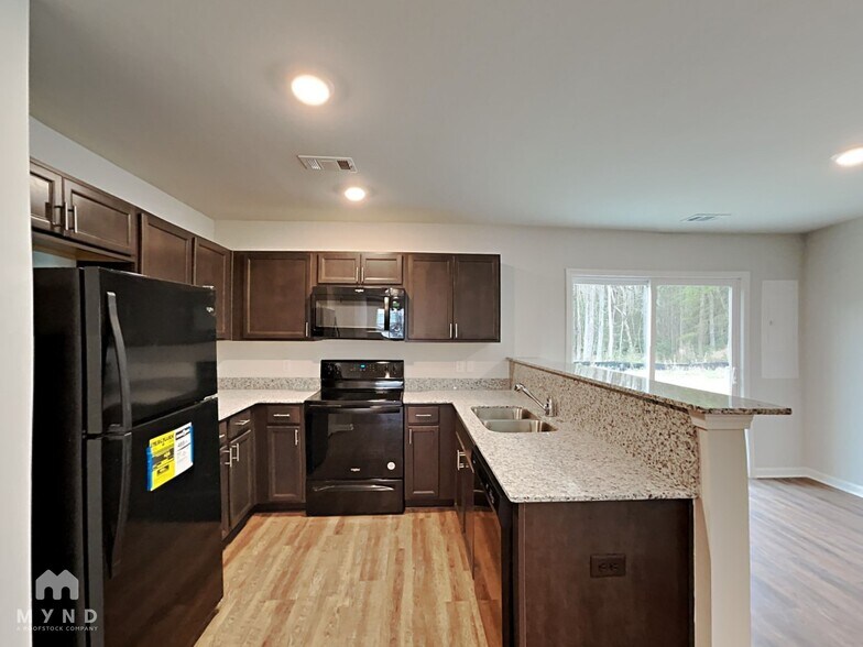 Building Photo - 45 Brown Thrasher Ct