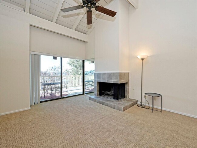 Building Photo - 519 Rock Bluff Dr
