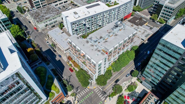 Building Photo - Modern Air Conditioned South Lake Union Loft