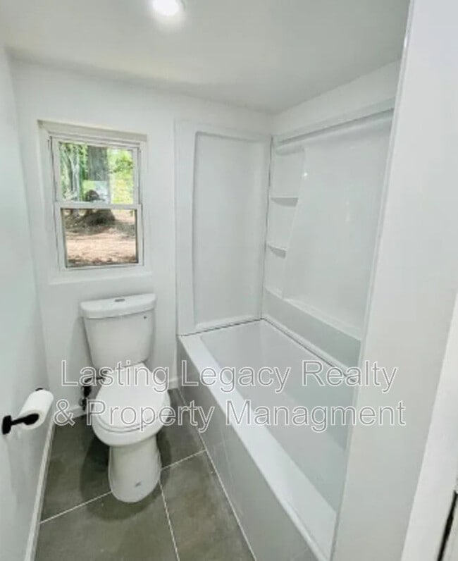 Building Photo - 275 Milling Rd