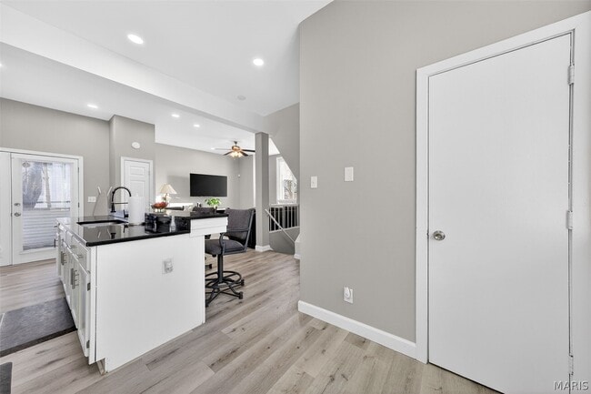 Building Photo - 28 Columbus Square Dr