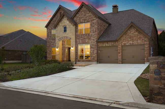 Building Photo - 632 Sydney St