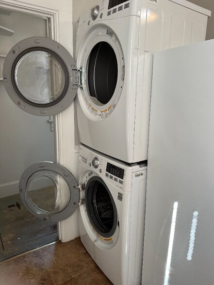 Building Photo - 929 Redfield St