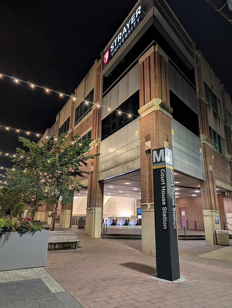 Courthouse Metro - 2001 15th St North