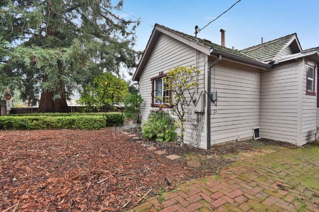 Building Photo - 386 Cerrito Ave