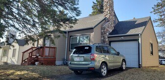 Building Photo - 1315 N 20th Ave E