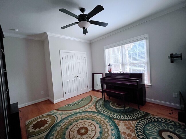 Building Photo - 3940 Grandbridge Dr
