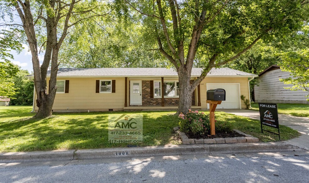 Primary Photo - 1008 S Oak Ridge Dr