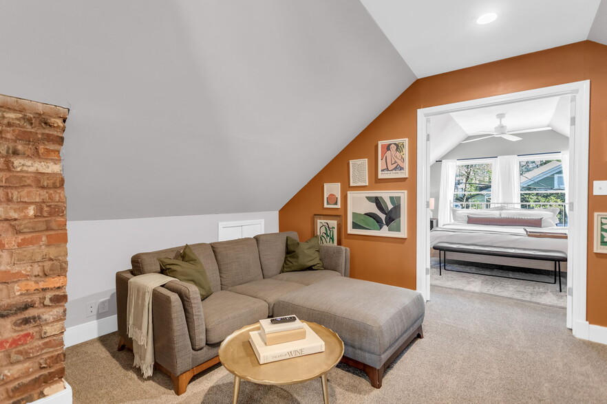 living room - 1050 Tilden St NW