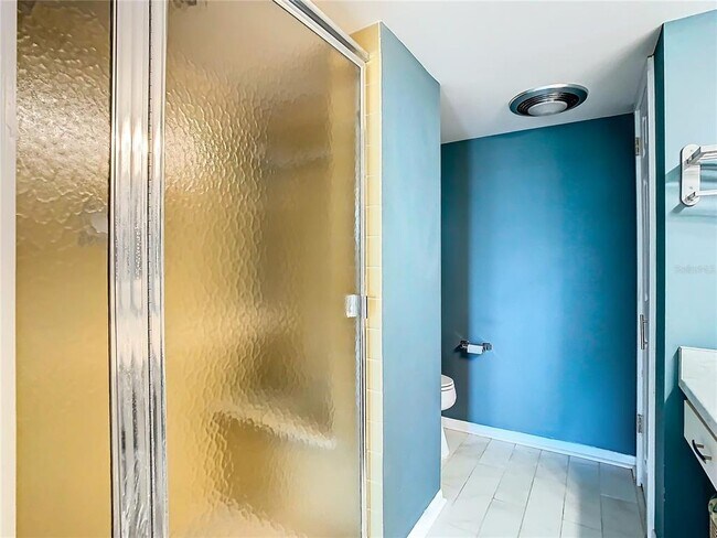 Building Photo - 7400 Sun Island Dr S