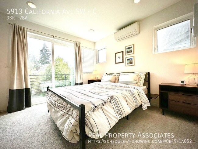 Building Photo - 5913 California Ave SW