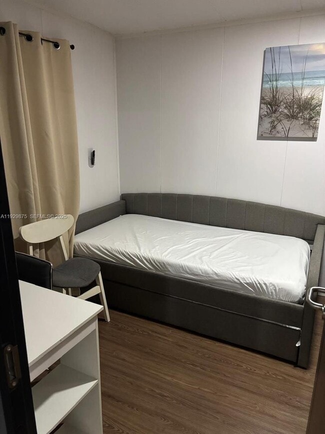 Building Photo - 5511 Woodland Ln