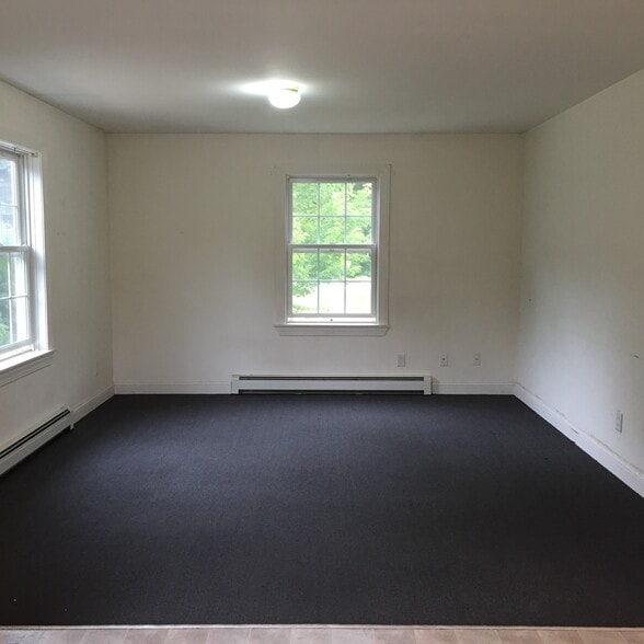 Living/family room - 1175 Mere Point Rd