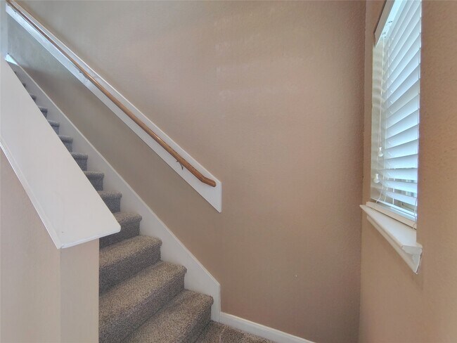 Building Photo - 1206 Larks Trace Ln