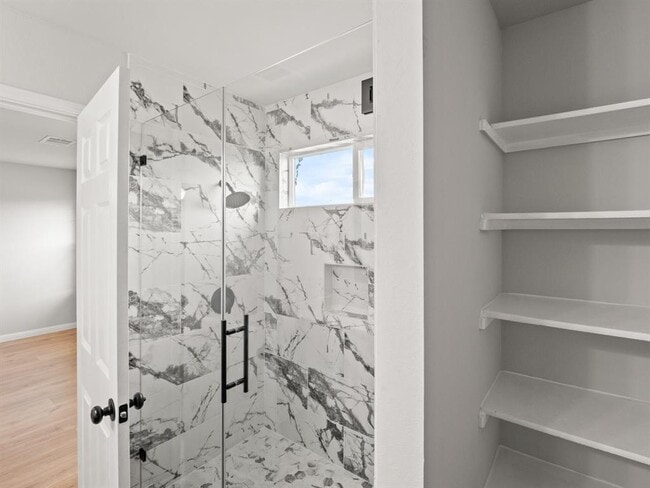 Building Photo - 303 Camellia Dr