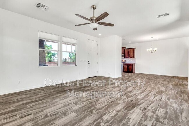 Building Photo - 2734 S Santa Rita