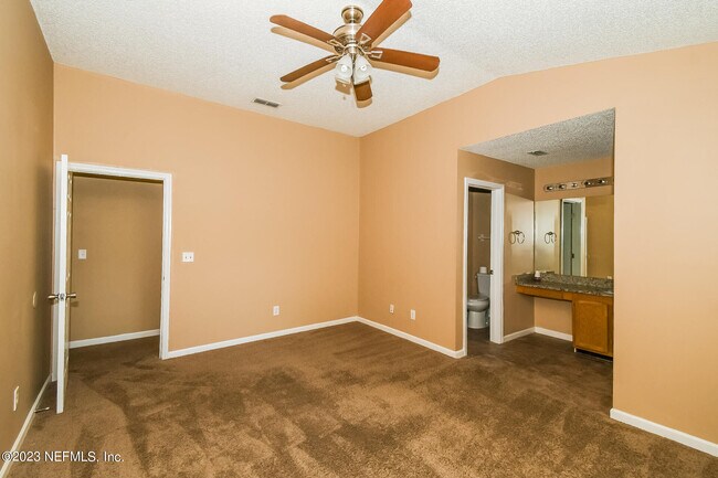 Building Photo - 12290 Cobblefield Cir N