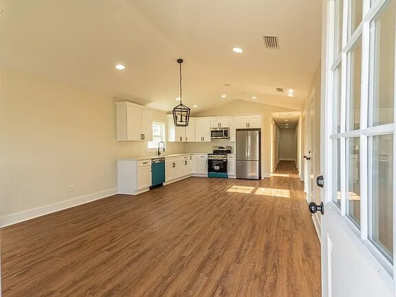 Building Photo - 45035 James St