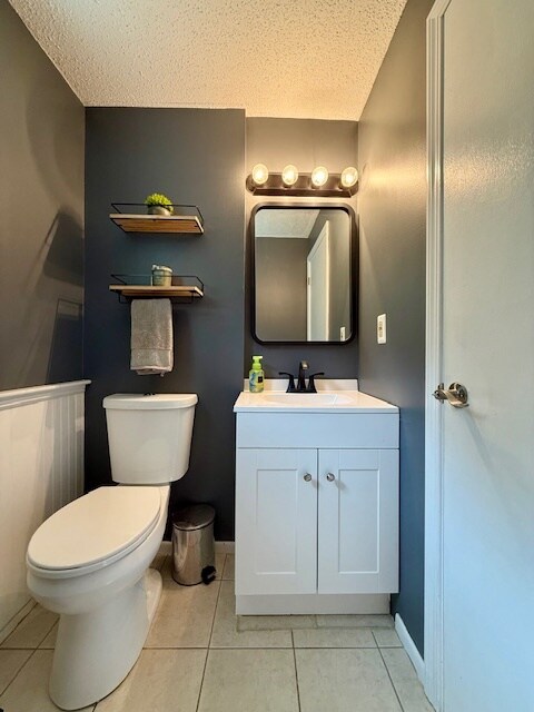 1/2 bath - 4-45 Skyline Dr