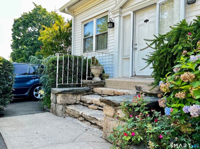 Building Photo - 5 Hundley Ct