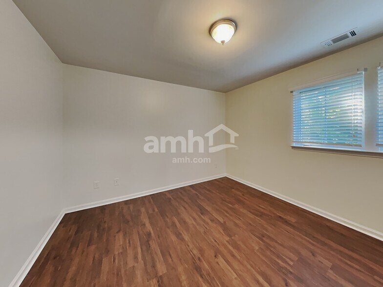 Building Photo - 219 Chandeleur Dr