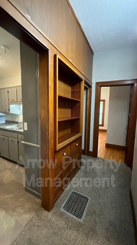 Building Photo - 4902 Madison Ave