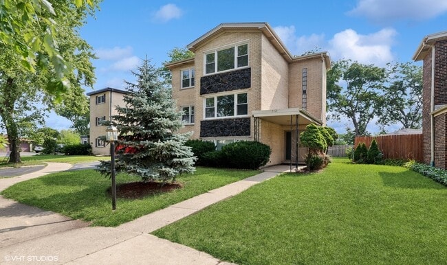 Primary Photo - 512 Ida Ct Unit 2