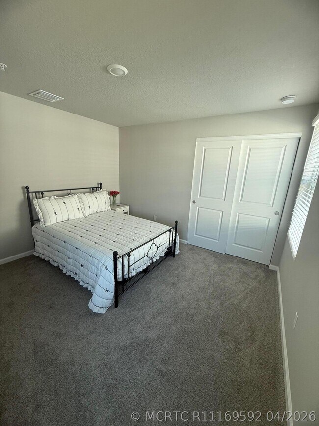 Building Photo - 389 Salisbury Cir