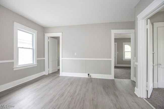Building Photo - 15517 Kipling Ave