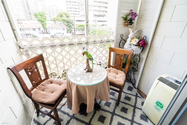 Building Photo - Studio, 1 bath Condo - 249 Kapili Street 301A