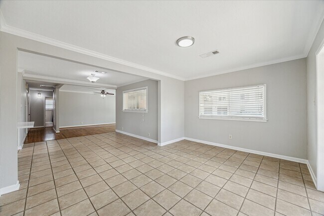 Building Photo - 4118 Gardendale Dr