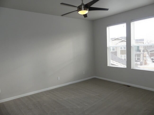 Building Photo - 3 Bedrooms! Close to the Mountains! 2 Car ...