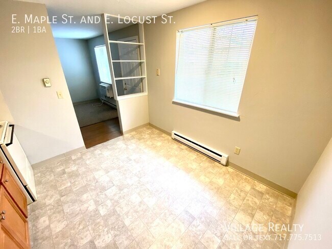 Building Photo - 361 E Maple St
