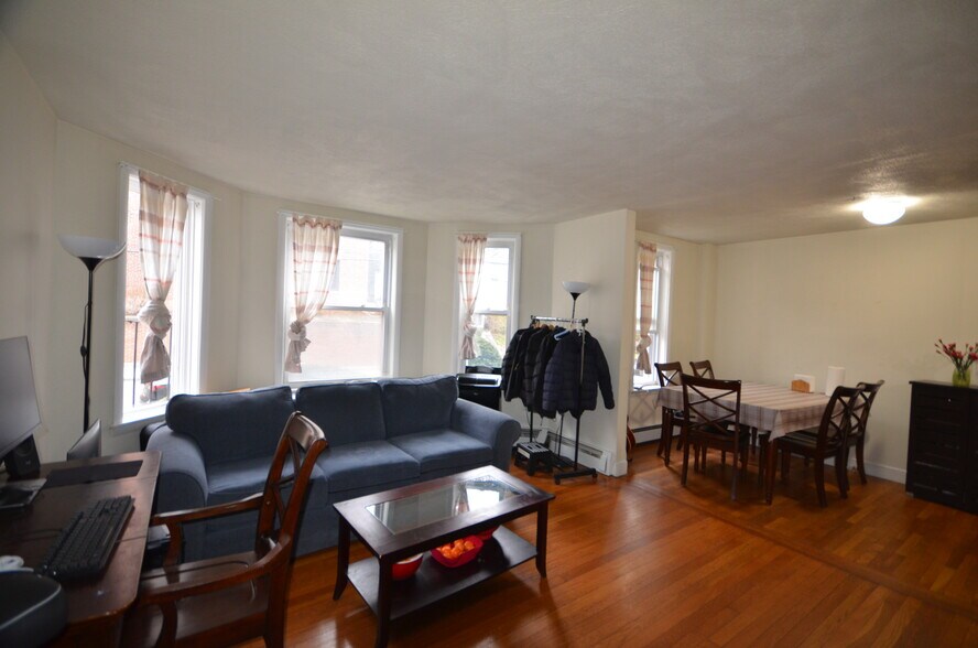 Building Photo - 320 Tappan St