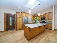Building Photo - 14870 Rancho Real