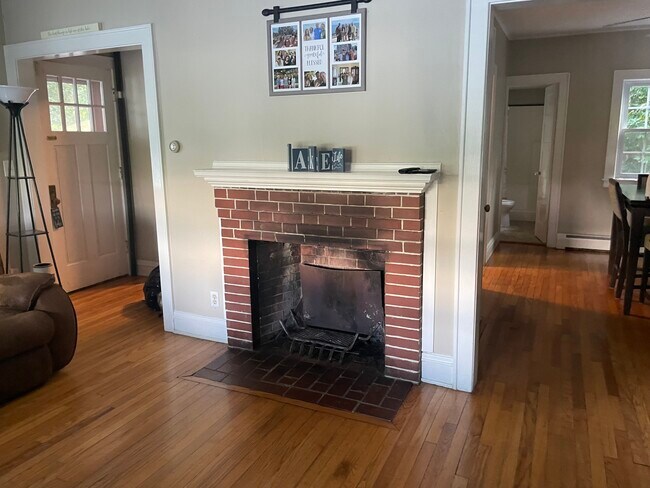 Building Photo - 90 Lake Ave