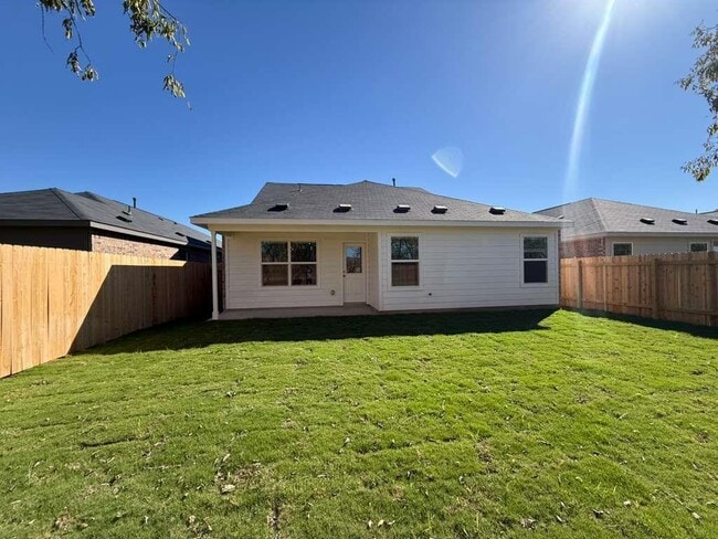 Building Photo - 591 Sormonne Lp