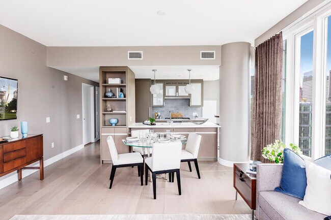 Building Photo - 100 Lovejoy Wharf