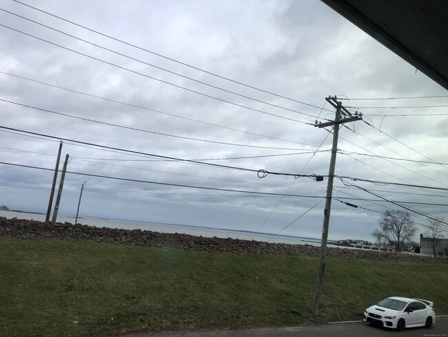 Building Photo - 90 Iroquois Rd