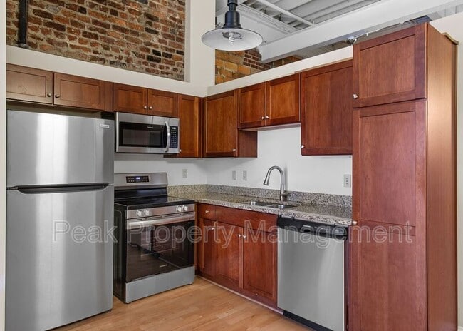 Building Photo - 306 N 26th St