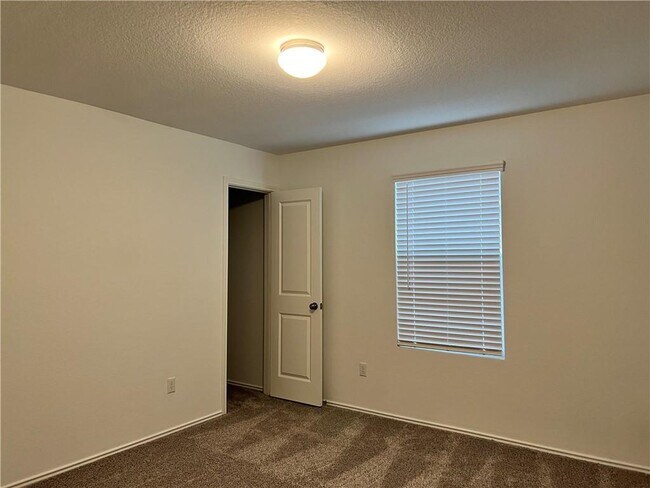 Building Photo - 223 Chickasaw Ln
