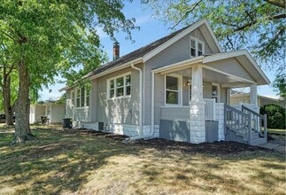 Building Photo - Beautiful 3 Bedroom!