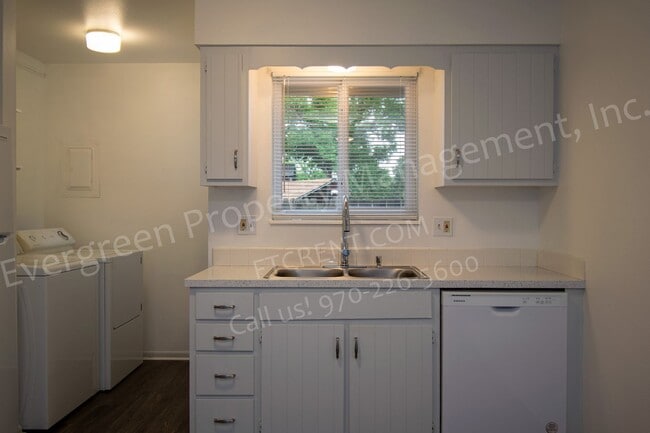 Building Photo - 4008-4010 Cork Drive