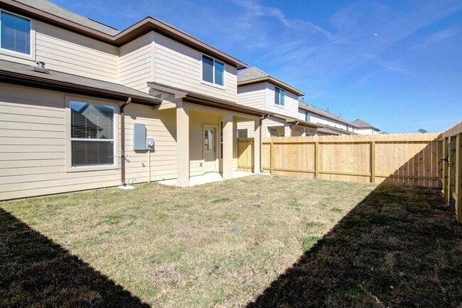 Building Photo - 12330 Roy Mix Bohn Lane