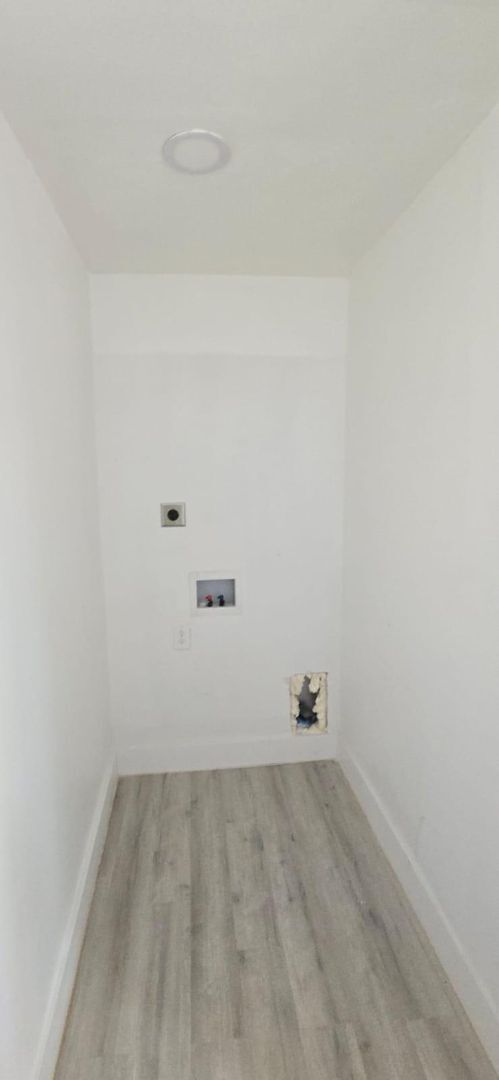 Building Photo - Charming Studio Unit for Lease – Cozy Livi...