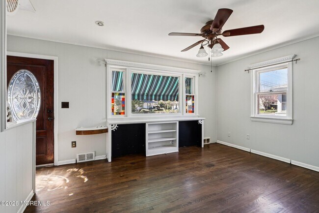 Building Photo - 15 Woolley Ave