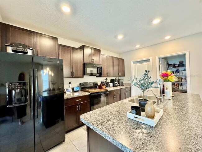 Building Photo - 7309 Canterbury Bells Ct